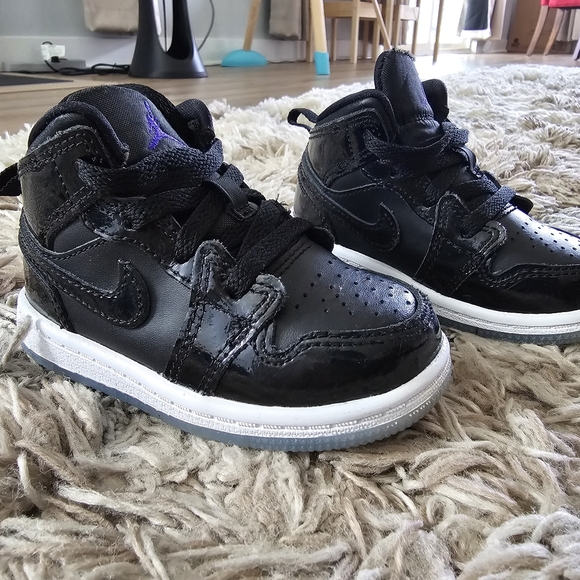 Air Jordan 1 Mid - Black and Blue Space Jam Sneakers - Picture 3 of 7
